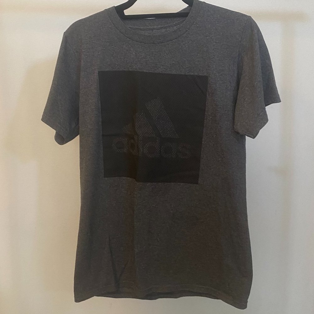 Adidas T-Shirt